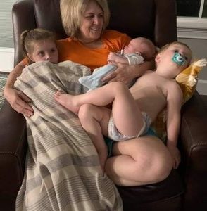 Meet your Posher, Roxie